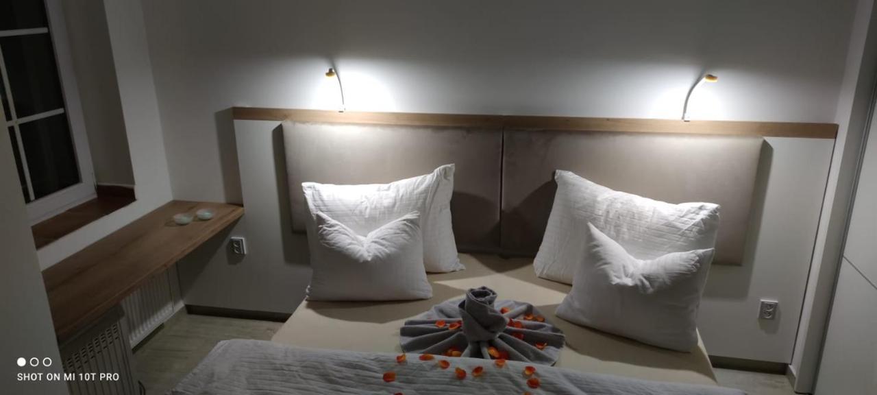Hostinec U Zlate Lipy Noviny pod Ralskem Экстерьер фото